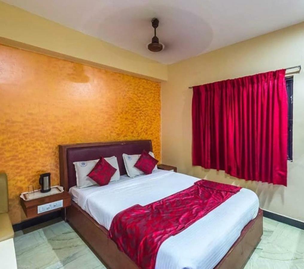 Hotel Shreenithi Maduraj Zewnętrze zdjęcie