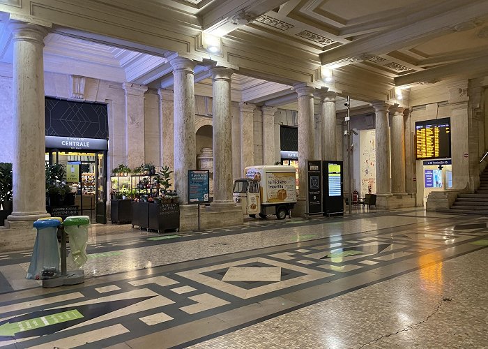 Milano Centrale Railway Station photo