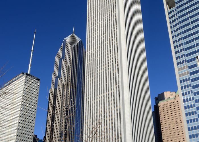 Aon Center File:2020-01-01 4904x7356 chicago aon center.jpg - Wikipedia photo