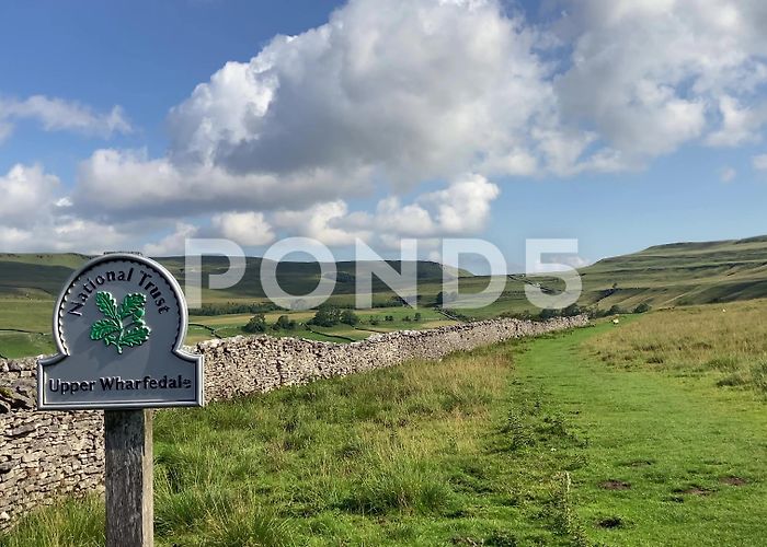 Upper Wharfedale Upper Wharfedale National Trust Sign and... | Stock Video | Pond5 photo