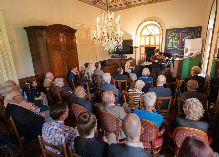 Kasteel Aerwinkel Concerts of two Hungarian musicians in Southern Netherlands ... photo