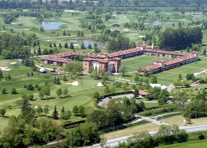 Golf Club Castello di Tolcinasco Golf course Tolcinasco Castello Resort and Spa Milan 27 Holes Golf photo