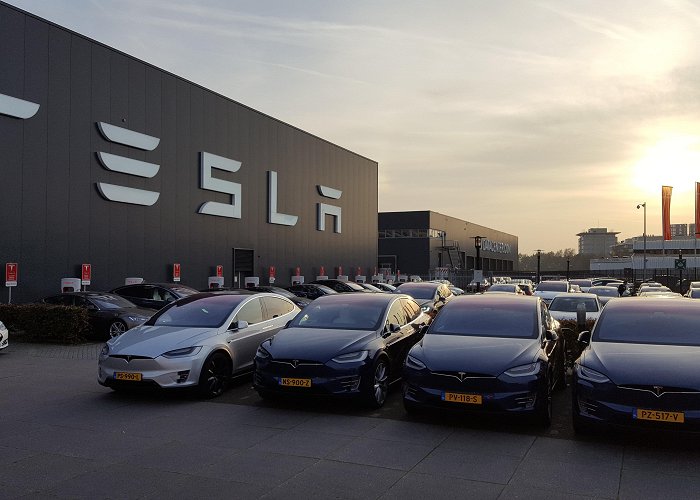 Tesla Amsterdam Tesla social meet in Amsterdam. More to follow. : r/teslamotors photo