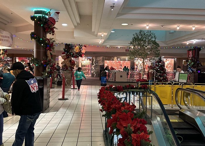 Tulsa Promenade Shopping Center The Christmas Wonderland - Everything you need to know about ... photo