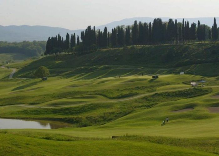 Golf club Poggio dei Medici Poggio dei Medici Golf Club, plan your golf getaway in Tuscany photo