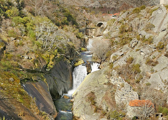 Cascata de Castro Laboreiro Kayak nas cascatas do rio Laboreiro | Tendências do imaginário photo