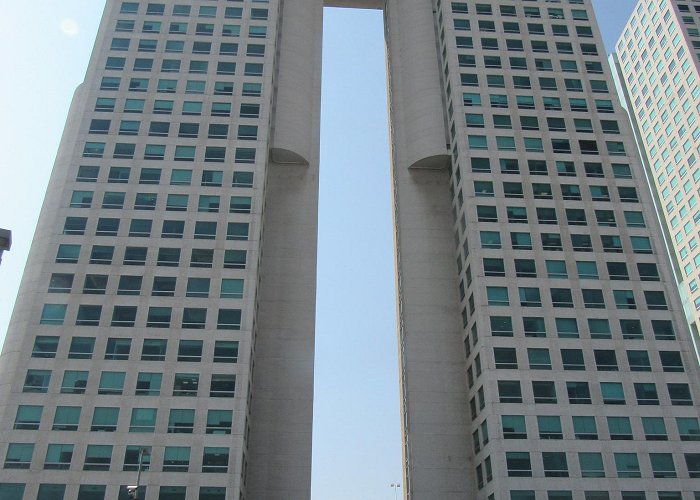 Arcos Bosques Tower Mexico City | Torre Arcos Bosques ("el pantalon") | Dan Macy | Flickr photo