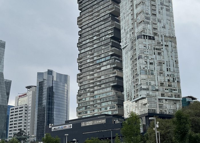 Arcos Bosques Tower Elite Residences towers, Mexico City : r/skyscrapers photo