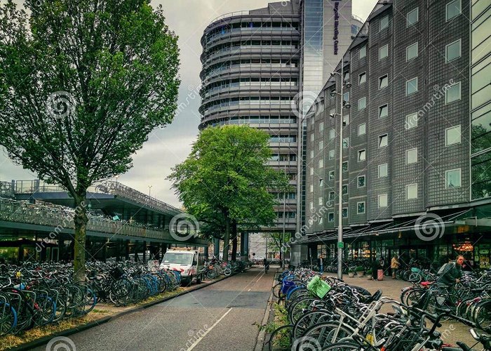 Regardz Zilveren Toren Amsterdam Regardz Meeting Center Zilveren Building with Facades of Silver ... photo