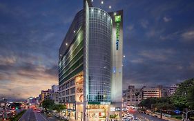 Holiday Inn Express Taichung Park By Ihg Exterior photo