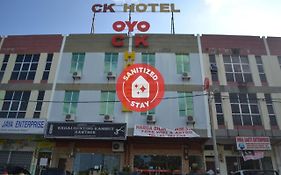 Oyo 89715 Ck Hotel Lumut Exterior photo