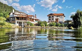 Ribkata Family Hotel Smolan Exterior photo