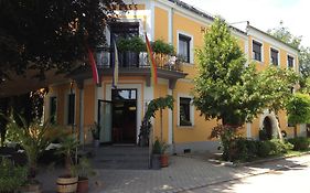 Hotel Gasthof-Pension Weisz-Artner Frauenkirchen Exterior photo