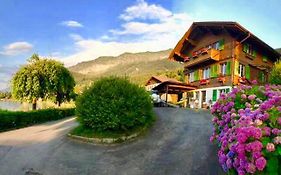 Privatzimmer Am Thunersee Leissigen Exterior photo