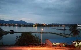 Marina Height Seaview Resort Apartment Lumut Exterior photo