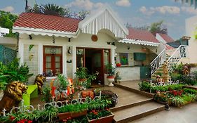 Bed and Breakfast Terrace Gardens Bengaluru Exterior photo