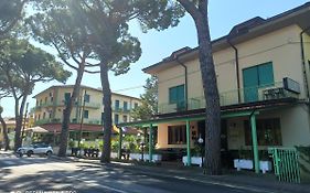 Hotel Flowers Montecatini-Terme Exterior photo