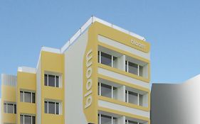 Bloom Hotel - Juhu Bombaj Exterior photo