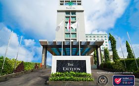 The Excelton Hotel Palembang Exterior photo