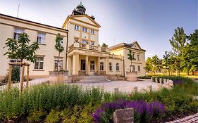 Hotel Zamecek Podiebrady Exterior photo