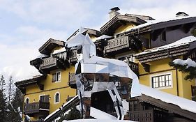 Hotel Cheval Blanc Courchevel Exterior photo