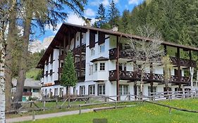 Park Hotel Faloria Canazei Exterior photo