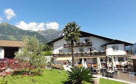 Hotel Garni Schneeburghof Tirolo Exterior photo