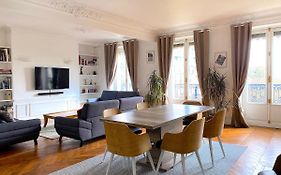 Apartament Marvellous Sunbathed 3Br At The Heart Of Paryż Exterior photo