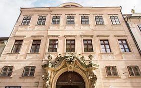 Petra Inn Apartments In Historical Palace Bratysława Exterior photo