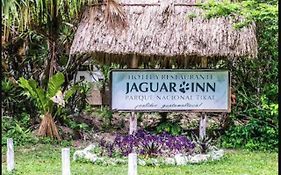 Hotel Jaguar Inn Tikál Exterior photo
