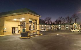 Motel Super 8 By Wyndham Columbia Exterior photo