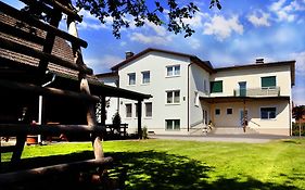 Gasthof Hotel Lang Rauchwart im Burgenland Exterior photo