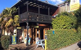 Hostel Southern Laughter Backpackers Queenstown Exterior photo