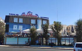 Three Dolphins Hotel Aktau  Exterior photo