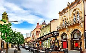 Hostel Centar Lux 2 Zrenjanin Exterior photo