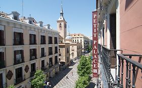 Petit Palace Arenal Madryt Exterior photo