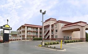 Days Inn By Wyndham Airport Nashville East Exterior photo