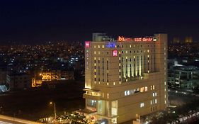 Hotel Ibis Bengaluru Hosur Road - An Accor Brand Exterior photo