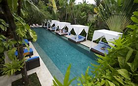 The Elysian Boutique Villa Hotel Seminyak Exterior photo