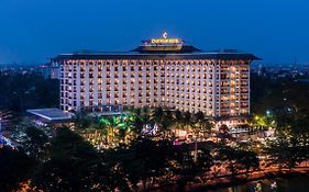 Chatrium Hotel Royal Lake Rangun Exterior photo