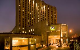 Hotel The Lalit Nowe Delhi Exterior photo