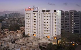 Hotel Ramada Ahmadabad Exterior photo