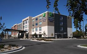 Holiday Inn Express & Suites Boise Airport, An Ihg Hotel Exterior photo