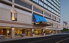 Hotel Doubletree By Hilton Hartford Downtown Exterior photo