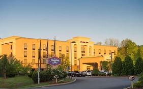 Hotel Hampton By Hilton Brattleboro Exterior photo