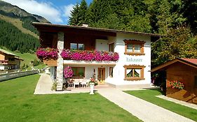 Bed and Breakfast Gaestehaus Lukasser Hippach Exterior photo