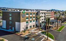 Holiday Inn Express & Suites Lake Havasu - London Bridge By Ihg Lake Havasu City Exterior photo