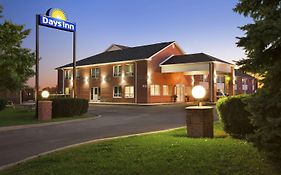 Days Inn By Wyndham Stouffville Exterior photo