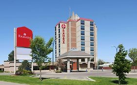 Hotel Ramada By Wyndham Lethbridge Exterior photo