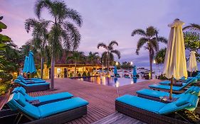 Hotel Bay Shore Huts Lembongan Exterior photo